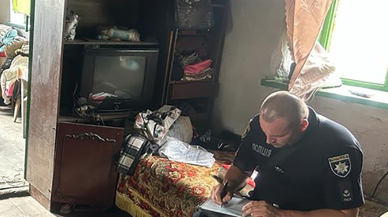 Антисанітарія та відсутність постільної білизни: перевірили 6 родин, що перебувають під наглядом