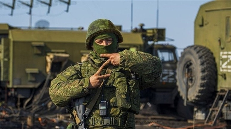 Росіяни не залишають у спокої деокуповані села Луганщини. Обкидують фосфорно-магнієвими боєприпасами