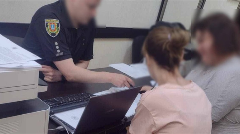 Дружина депутата Одеської облради створила злочинну групу, щоб привласнити мільйони бюджетних коштів