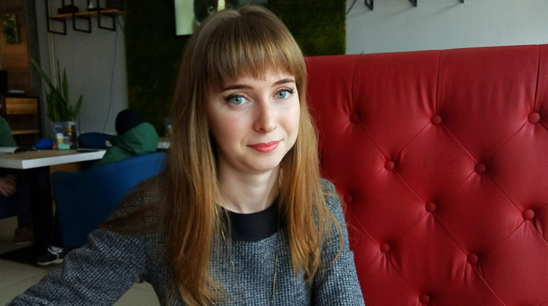 "У мене 85 дітей, і всі — рідні": розмова за кавою з сільською вчителькою Юлією Коваленко
