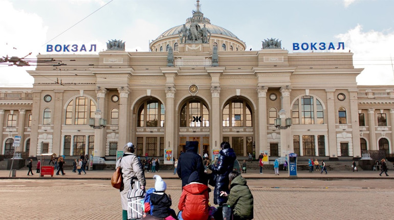Куди жінкам ВПО звернутися за підтримкою в Одесі та районі: корисні контакти, ініціативи, фонди