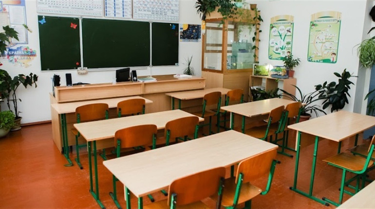 У Нетішинській громаді заклади освіти перейшли на дистанційне навчання