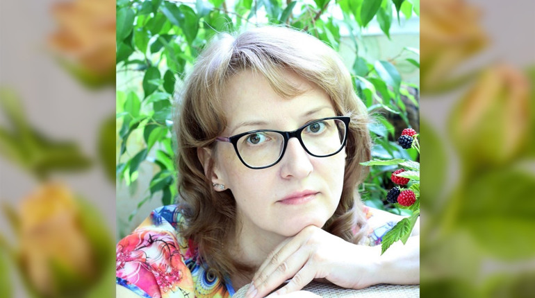 Уманчанка Ірина Баланюк створює квіти, які не відрізнити від справжніх