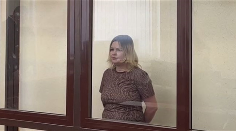 Передавала координати для ударів. Багатодітну жінку з Приазовська засудили на 14 років