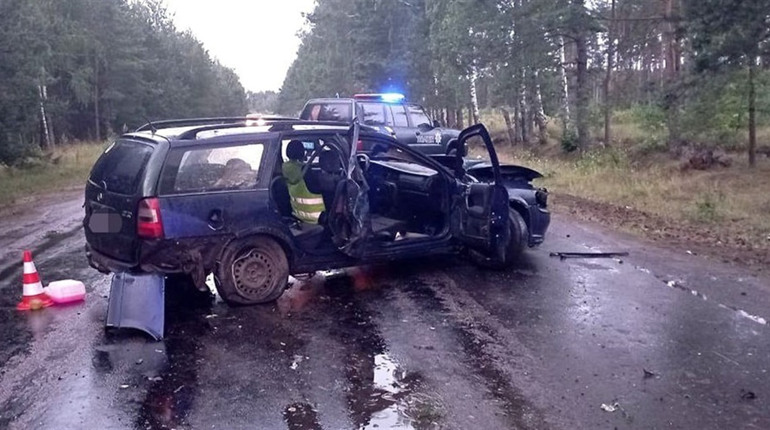 У Вараському районі ДТП: внаслідок перекидання автомобіля травмувався водій та двоє неповнолітніх