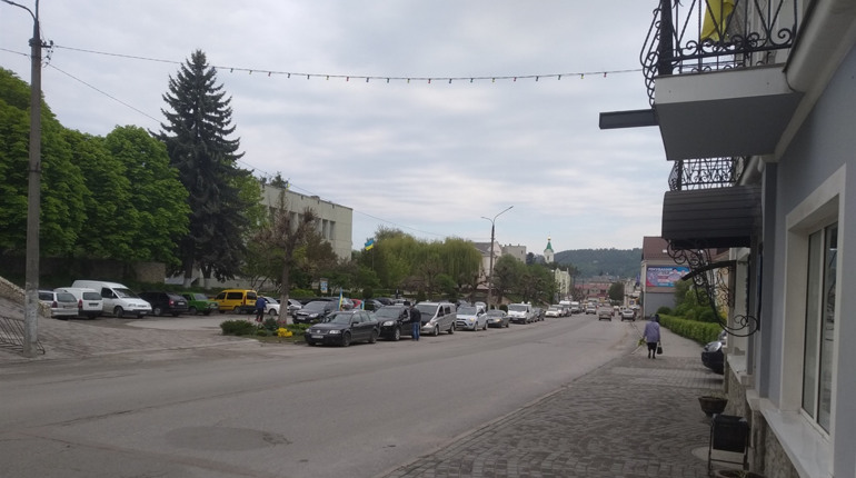 Підприємці у Кременці влаштували автопробіг заради підтримки приватного бізнесу на час карантину