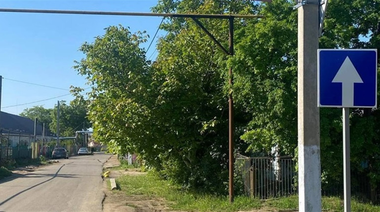 Біля Біляївського ліцею №2 встановили нові знаки – які та чому. Схема проїзду