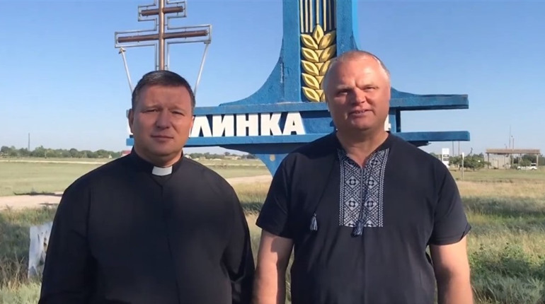 Теплий одяг, харчі, дрова і "буржуйки": спогади волонтерів про допомогу армії