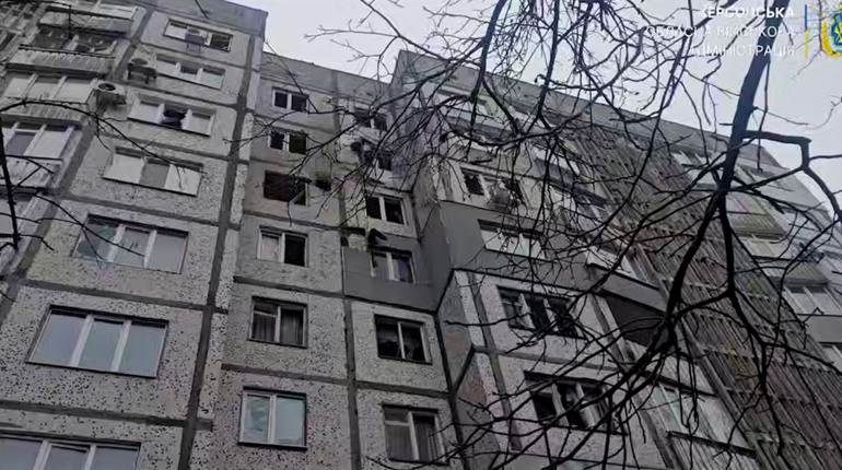 На Херсонщині окупанти завдали удари по критичній та соціальній інфраструктурі, житлових кварталах