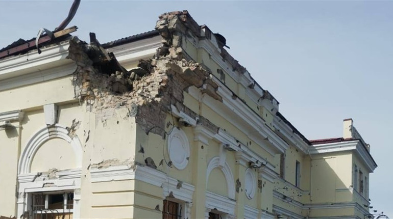 Російський канал погрожує знищенням залізничного вокзалу у Херсоні