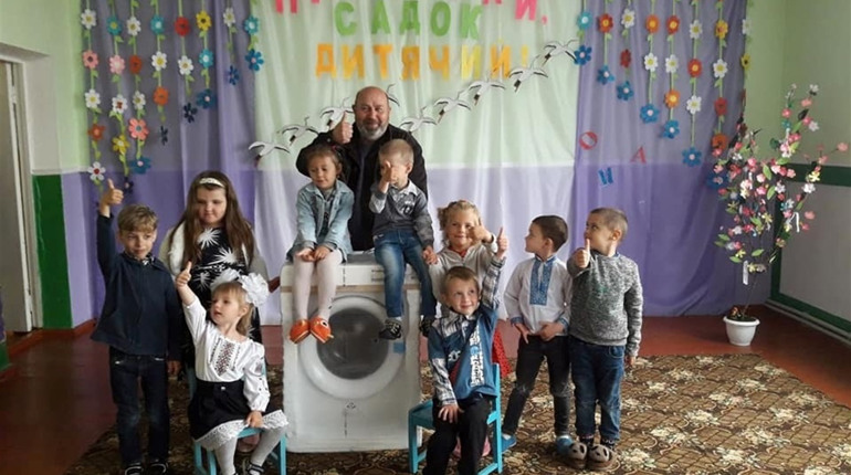 Заробляють бали на дітях