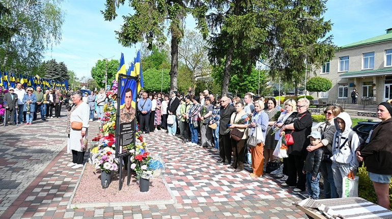 Пам’ять крізь покоління: у Кагарлику вшанували Героїв Війни за Незалежність та Другої світової