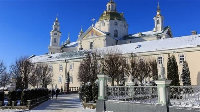 На території Почаївської Лаври заспівали проросійських пісень: як це коментує митрополит