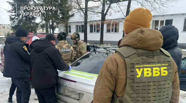 У Сарненському районі судитимуть 18-річного юнака, який допомагав чоловікам перетнути кордон