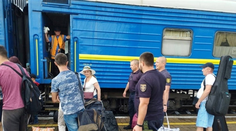 Безкоштовний евакуаційний потяг Суми – Ужгород: допомога для жителів прикордоння
