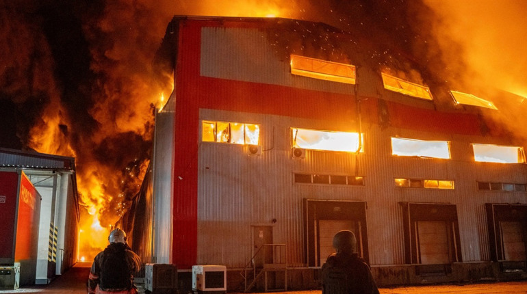 Внаслідок нічної атаки на Одещину горів склад з бойлерами та обігрівачами