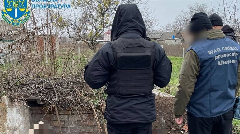 На Херсонщині правоохоронці виявили тіла закатованих окупантами місцевих жителів