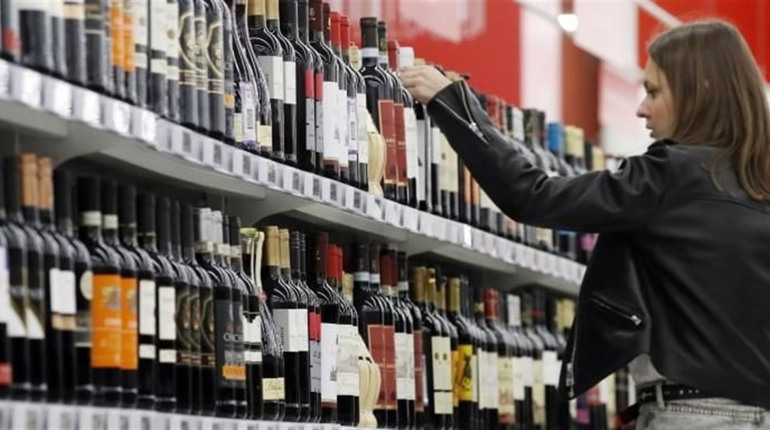В Южноукраїнській громаді дозволили продаж алкоголю