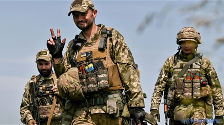Військових, які воюють із 2022 року, почнуть поступово повертати додому