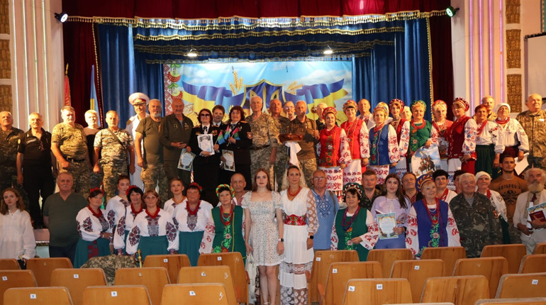 Як козаки та співаки з Южноукраїнська на фестиваль їздили. Репортаж