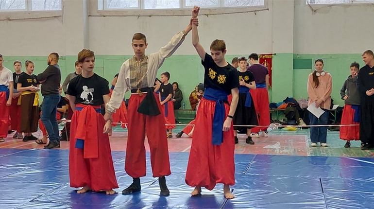 Новенські спортсмени вибороли призові міста в змаганнях з казацької боротьби