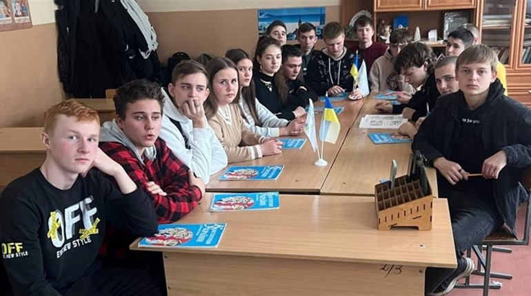 Політична освіта: два ліцеї Біляївки беруть участь у Всеукраїнській грі "Ми законотворці". Яка суть