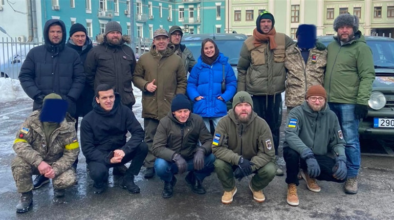 Волноваські тероборонці отримають пікап від благодійників. Відео