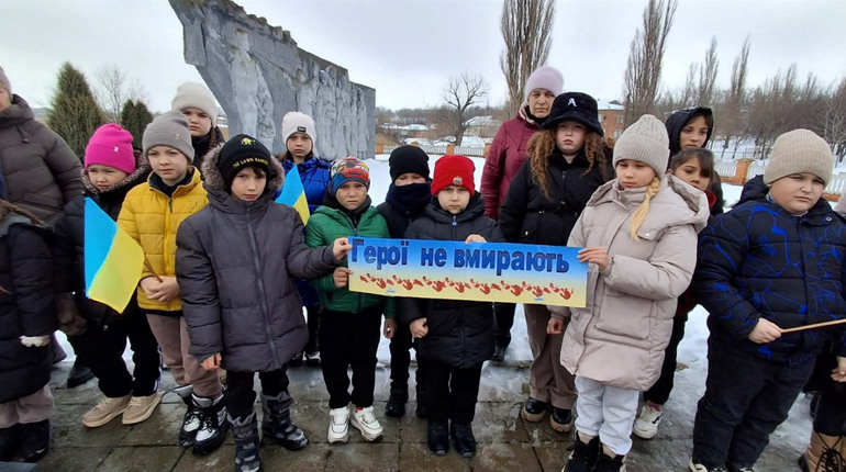 Чотири роки великої війни: у Дмитрівській громаді вшанували полеглих Героїв