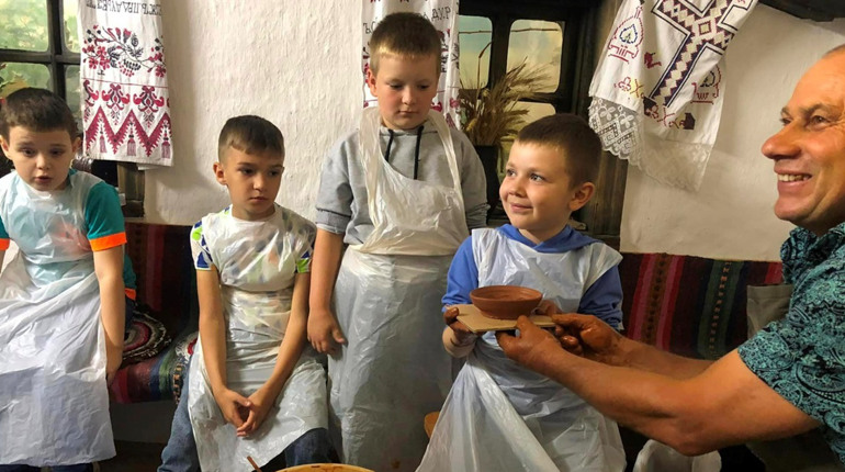 Екскурсії, зустрічі, майстеркласи: запишіть телефон музею у Первомайську