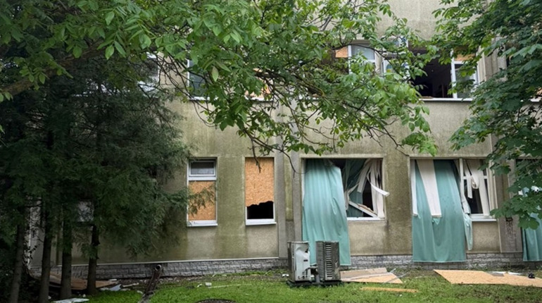 Окупанти атакували Куп’янщину КАБами та БПЛА: пошкоджено підприємства й будинки, є загиблий