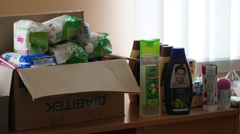 Несли воду і засоби гігієни. Городоцькі переселенці долучилися до збору допомоги для херсонців