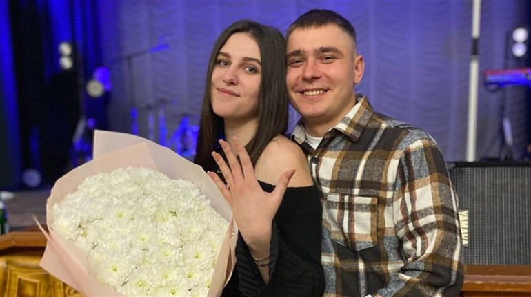 Жителька Сарненщини сказала «Так» на концерті Волканова: що відомо про пару