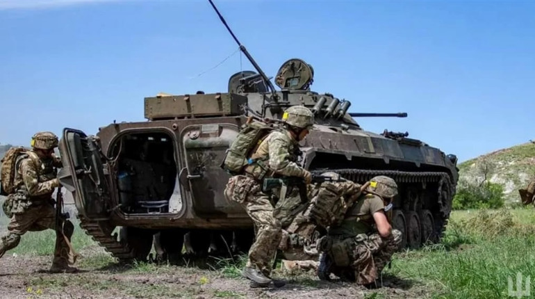 ЗСУ звільнили 4 кв.км території на Бахмутському напрямку: тривають бої