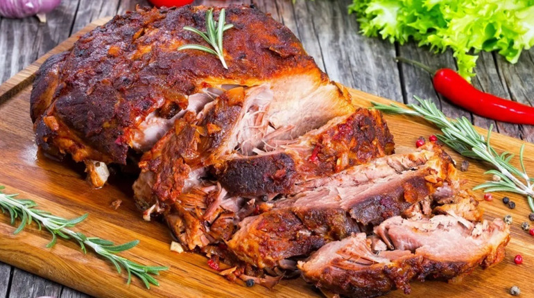 Рецепт дня: запечене м’ясо в цитрусовому маринаді