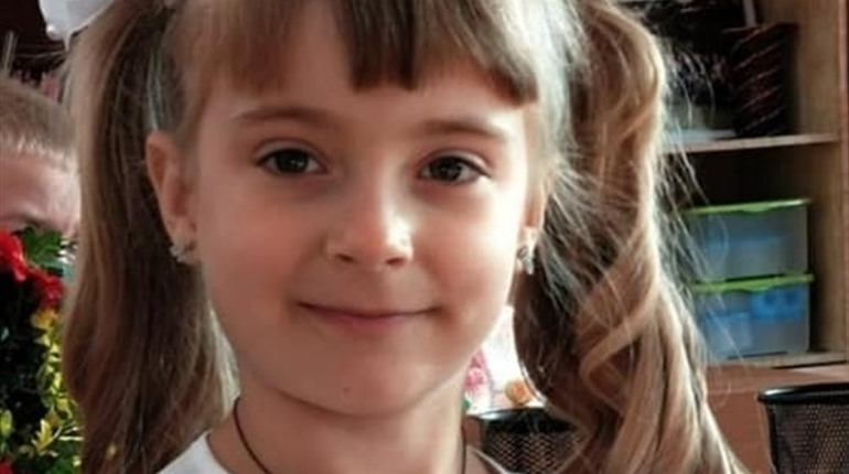 Шестирічній Дарині потрібна допомога у боротьбі зі страшною хворобою 