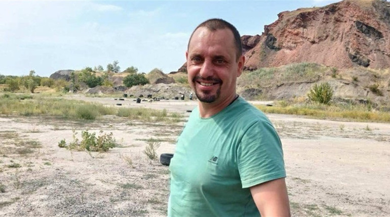 На щиті в Корюківку повернувся воїн Сергій Єрмоленко. На нього вдома чекали довгих п’ять місяців