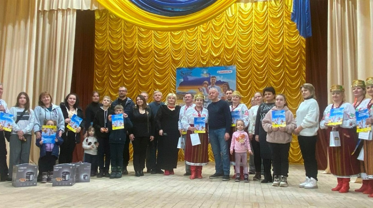 «Ми українці — всі одна родина»: Городок об’єднав творчі родини переселенців у благодійному заході