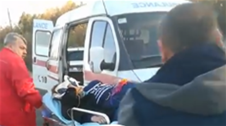 У Нерубайському дівчина випала з маршрутки. Її госпіталізували (відео очевидця)
