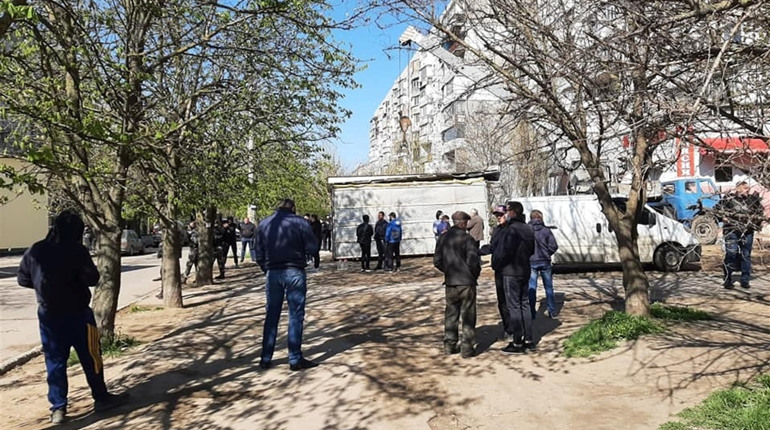 У Херсоні вночі з'явився кіоск, але завдяки небайдужим мешканцям так само швидко зник
