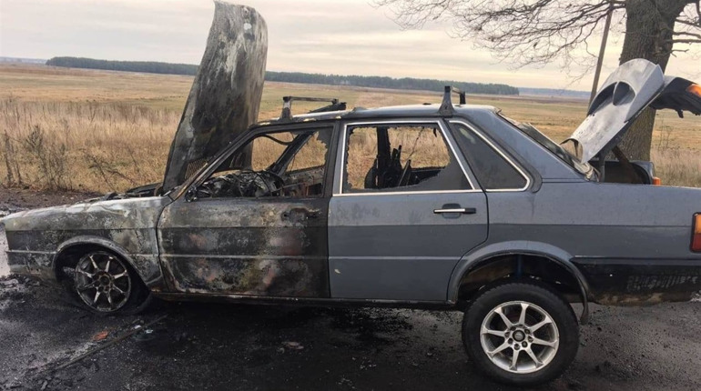 На Сарненщині на ходу спалахнув автомобіль