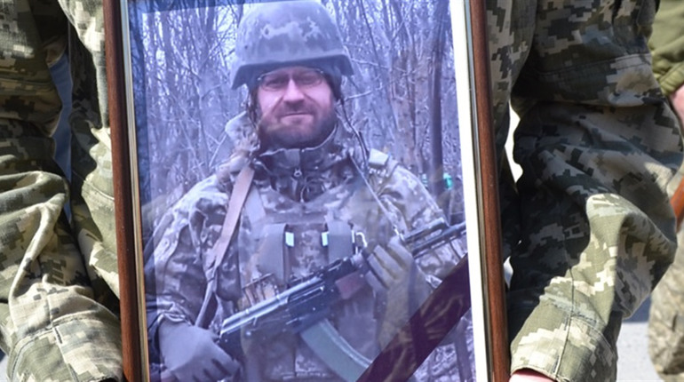 Чортківщина навколішки зустріла тіло загиблого воїна Кобильника Юрія