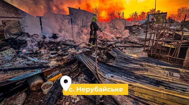 У Нерубайському внаслідок пожежі у домогосподарстві загинуло стадо свиней, господаря врятували