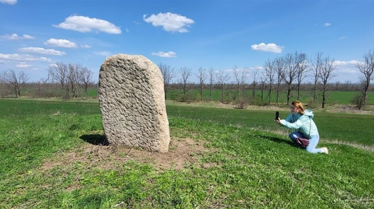 Кромлехи та кургани: старші за Стоунхендж – і поруч з нами. Екскурсія у глибину тисячоліть