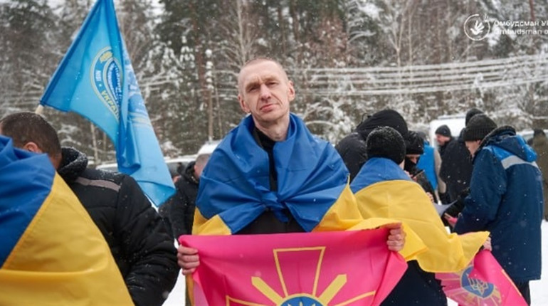 Три роки очікування: воїн 58-ї бригади повернувся до Шосткинської громади після полону