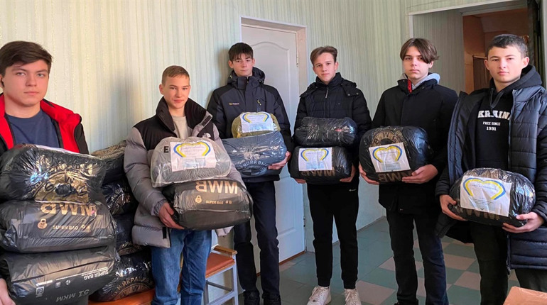 Гімназисти долучилися до новорічної благодійної акції на підтримку ЗСУ