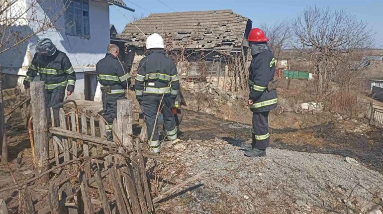 Вогонь швидко перекинувся. Є постраждалі