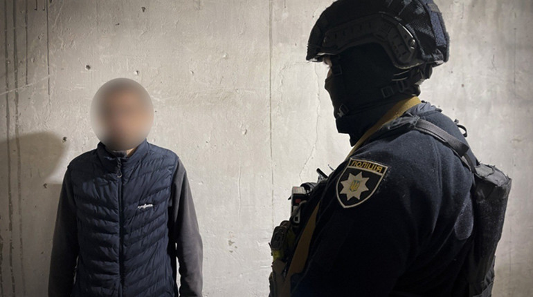 Вбив, сховав тіло та викрав авто: поліція Сумщини розшукала і затримала підозрюваного