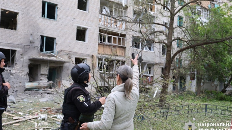 Окупанти вдарили по селищу Купʼянськ-Вузловий: постраждали цивільна жінка