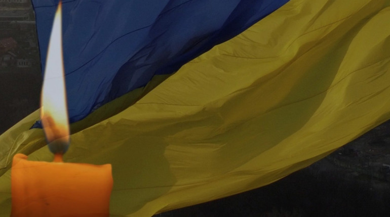 Біль втрати: у Старокостянтинівській громаді попрощаються із захисником