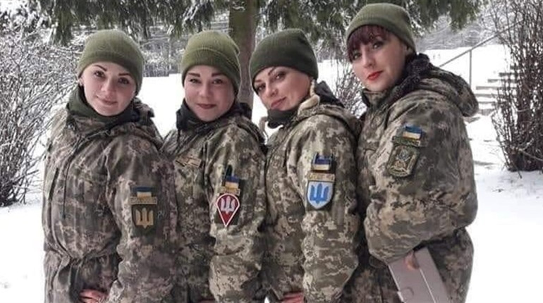 Жінок ставлять на військовий облік